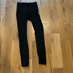 Lululemon// black leggings, size 6